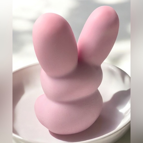 Vanilla sugar soap handmade Pink Bunny 4x2in 7oz shea butter & coconut oil based - Picture 3 of 3